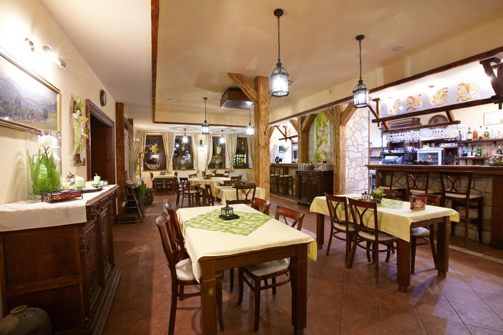 בית הארחה A Restaurace Stare Casy